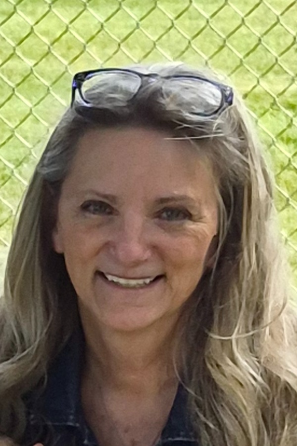 Cruise Brothers Travel Agent Shelley Porter